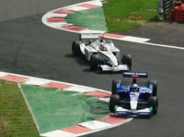 Heidfeld and Villeneuve at the Bus Stop
